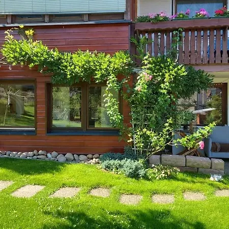 Kleine Im Ort Trotzdem Im Gruenen Und Ruhige Lage Grosser Garten Sankt Peter